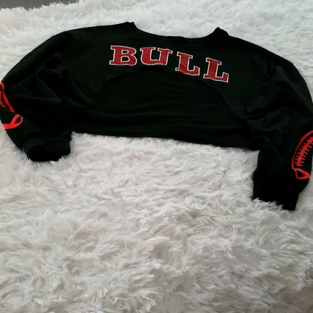Bull Sweater Fits Medium